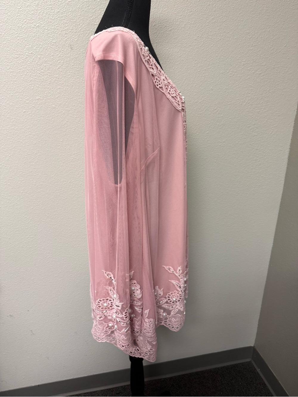 Roamans 26W Dusty Pink Lace Beaded Mesh Tunic Boho Romantic Blouse Top - Picture 6 of 10